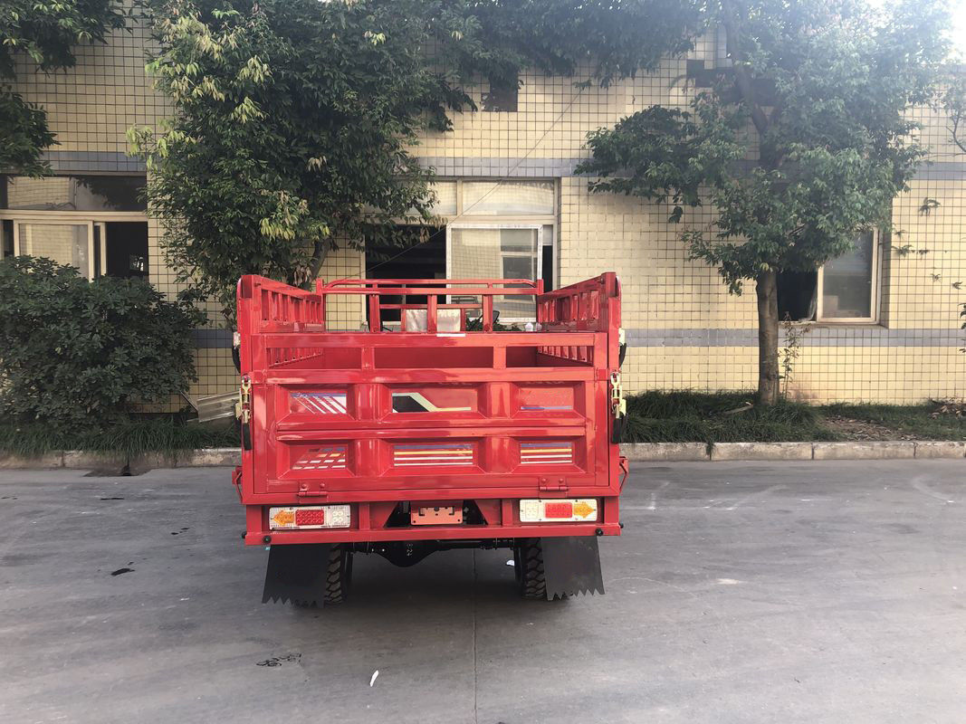 Xe ba bánh chở hàng dành cho người lớn 250CC Loại thân mở 1700 * 1250mm Phanh trống 60km / H Tốc độ tối đa